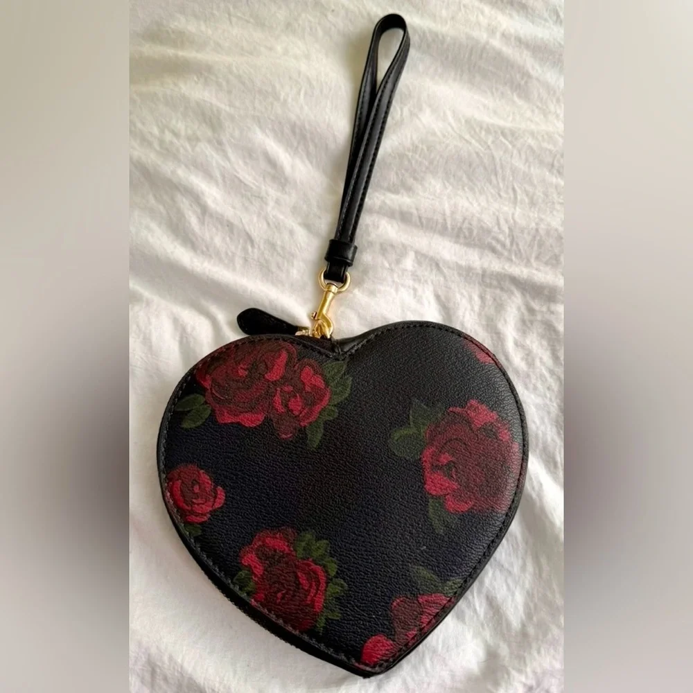 đź‘‘âś…PRICE FIRMâś… Adorable Black Leather Coach wristlet with Red Rose Print. NWOT - Picture 4 of 14